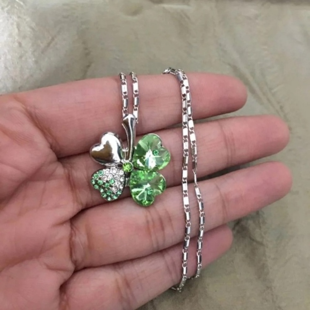 WGP Green Swarovski Elements flower necklace - Picture 2 of 3